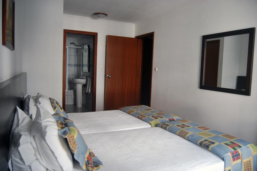 Residencia Machado Hotel Орта Стая снимка
